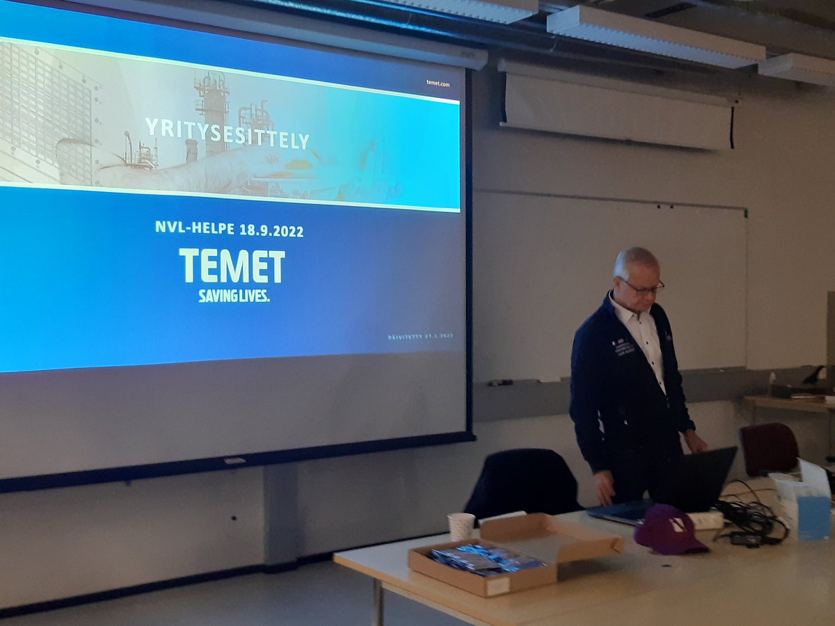 SariJusslin's tweet photo. Kiitokset jatkuu
@MPK_Etela_Suomi #sotilaskoti
Kouluttajia oli em lisäksi: @STUK_FI @72Tuntia #temet @OiOuti 
Pihlajanmarjan huolto toimi Santahaminasta käsin vss-tiloihin, missä olimme. https://t.co/39z7lrOXsr