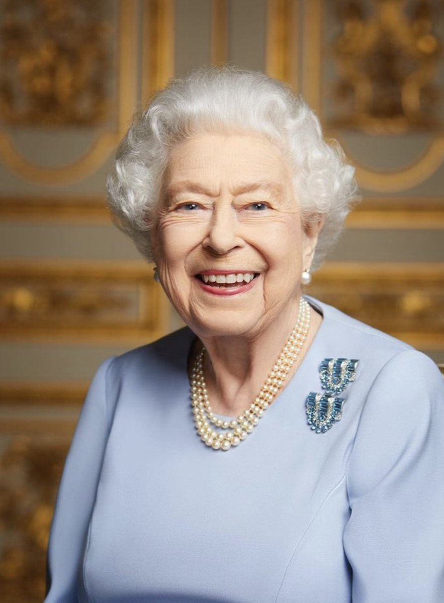 elaine_paige's tweet photo. Farewell. Thank you ma’am for everything. #HMQueenElizabethII https://t.co/hclr3pXOWU