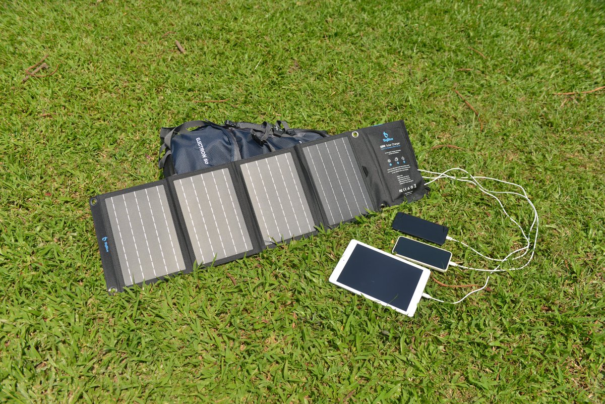 BigBlue 28W solar charger
🔌It can charge three devices at the same time🥰
👉: bigblue-tech.com/products/28w-s…
#BigBlue #SOLAR #solarenergy #solarpanels #solarpanel #solarpower #hiking #Camping #campinglife #outdoor #Outdoorplay #outdoorliving