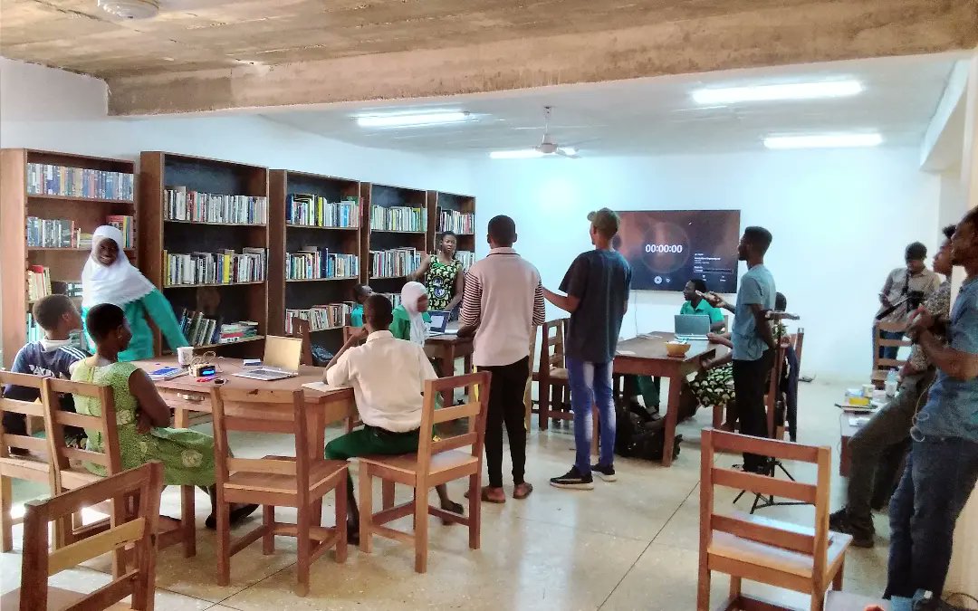 @energierich1  Robotics Workshop at <a href="/sccatamale/">sccatamale</a> | Orienting children toward the engineering mindset

#NowStreaming #fishbonepodcast | 
soundcloud.app.goo.gl/KkLGo 

Read more <a href="/SanatuZambang/">Sanatu Zambang Studios</a> sanatuzambang.info/2022/08/18/ene…

#SolarStories #Solarenergy #Solarenergysystem #Fishbonepodcast