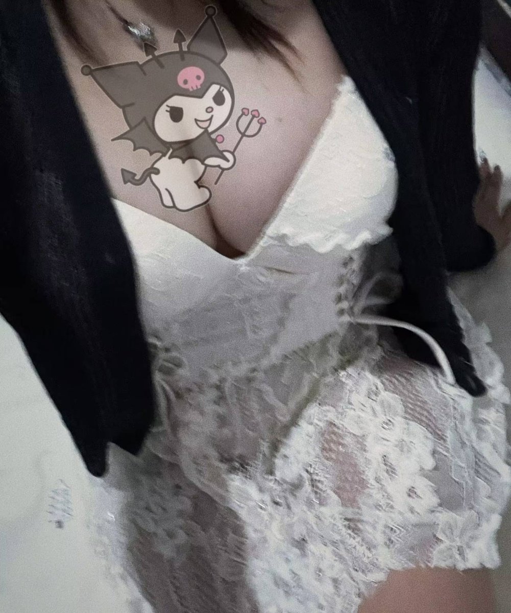 subingtian110's tweet photo. 年龄：18
身高：160
体重：126
情感状态：无
已开几洞：三洞
被几个人操过：二十几？
第一次几岁：13
特殊癖好：恋痛 有点女绿 喜欢羞辱
多人经历：在病房玩3p
是否喜欢露出：喜欢
最希望被谁操：亲哥哥
逼和奶子的颜色：粉
最喜欢怎样被称呼：喜欢主人赐给我的狗名
最��尝试的玩法:多主调教 侍奉多人 https://t.co/S5qOae0gX0