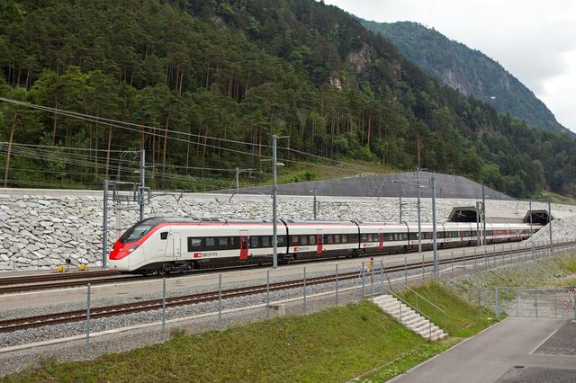 mobimagsocial's tweet photo. Kommt bald der Halbstundentakt nach Italien? Das @bav_oft_uft ist optimistisch. Die @sbbnews sieht ebenfalls Ausbau-Möglichkeiten – aber nur auf einer Achse. 

Alle Informationen zum Stand des Bahnverkehrs mit Italien jetzt auf https://t.co/phlCFbyMkL.

#oev #oevlive #sbb https://t.co/hpMntK1UZO