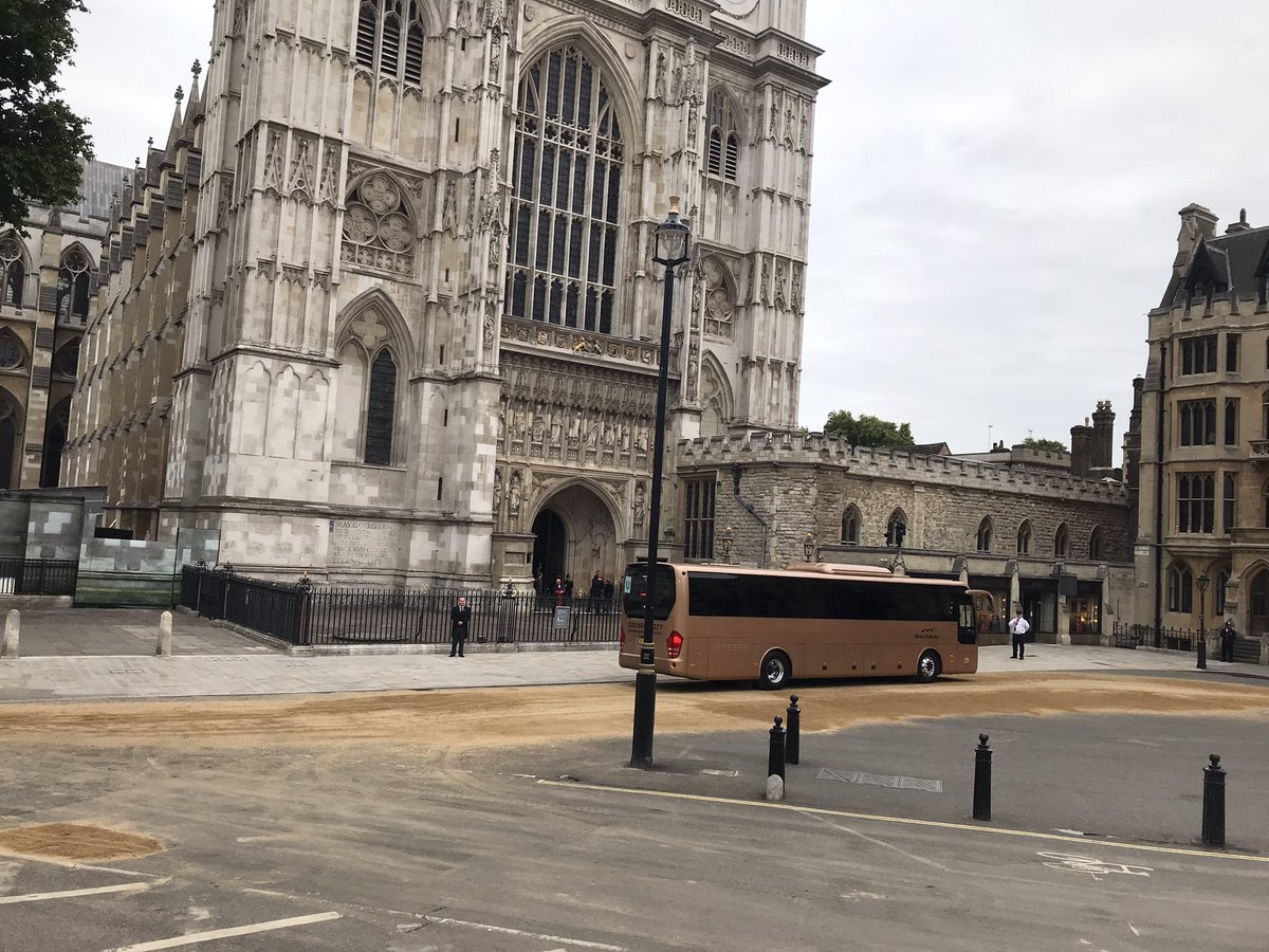peterwalker99's tweet photo. Successive bus loads of MPs are being dropped outside the Abbey. Last continent included Jacob Rees-Mogg, in full mourning suit and a top hat. https://t.co/grinoV5hIP