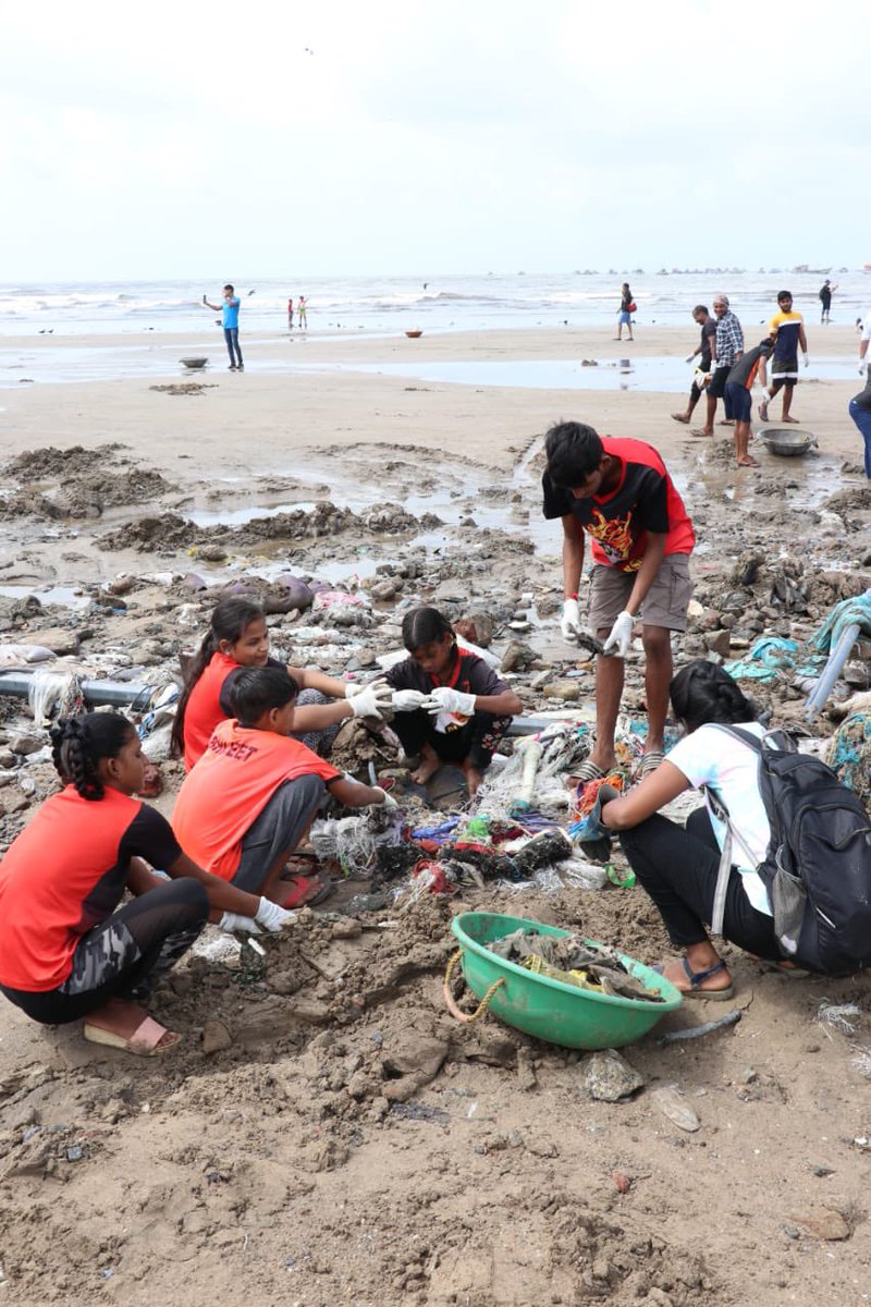 Week 389.

Our bit on #InternationalCoastalCleanupDay 

My Clean India.

Thousands of volunteers loving Mother Nature by cleaning.

#SwachhSagarSurakshitSagar