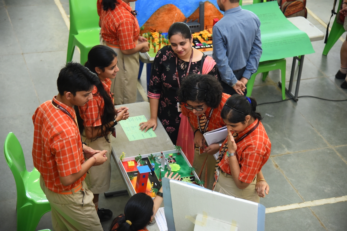 SAI_Edu_In's tweet photo. SAIoneers of Class XI & XII of Humanities stream, visited SAI International School to witness the Humanities Model Competition 2022, on September 17.
#Humanities
#ModelCompetition
#ExperientialLearning
#InnovativeExhibits
#21stCenturyLearning https://t.co/OPHoNjSC7z