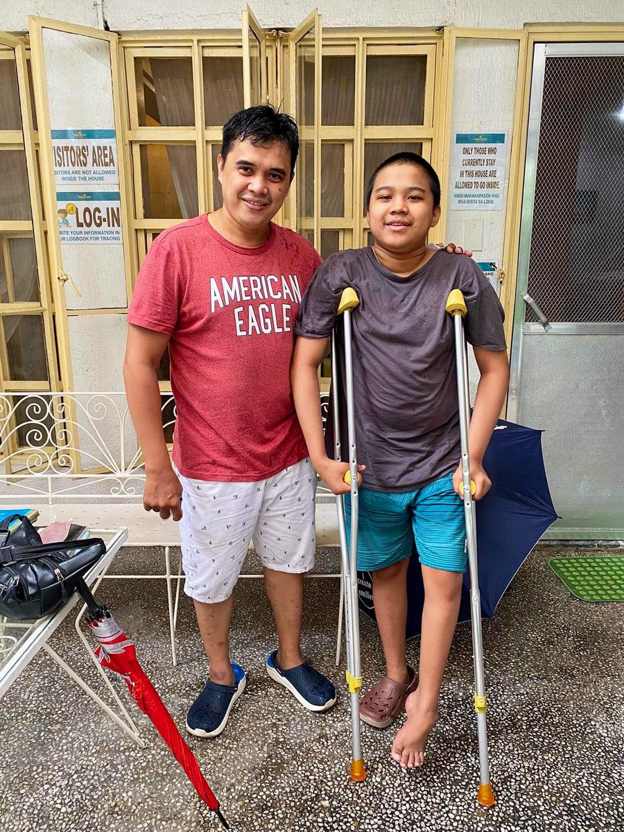 MabuhayDeseret's tweet image. Meet our friend Matt Webb! 👦🏻 This 12-year-old boy has an acquired clubfoot. Thankfully, he started his casting treatment at the Mabuhay House, and his dad was there to support him! We are excited to see him take his first steps to a brighter future. 👣 Stay tuned!  #CastingDay