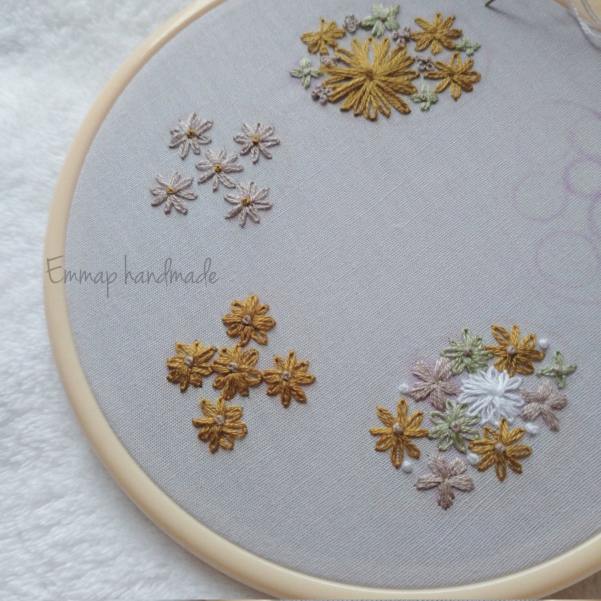 Emmap_2021's tweet photo. 秋色刺繍中🤎今日GETしたビーズに合うんじゃないか?!とワクワクが止まらない😳😳
#ハンドメイド #刺繍 #刺繍ブローチ #Emmap #青森 #ハンドメイド好きさんとつながりたい https://t.co/CZPkGWIXkn