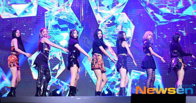 Nswers let's do our very best for NMIXX's comeback and give them their deserve first ever win ♥️

NMIXX ENTWURF OUT NOW 
#엔믹스_컴백_다이스_껄
#NMIXX_DICE_COMEBACK