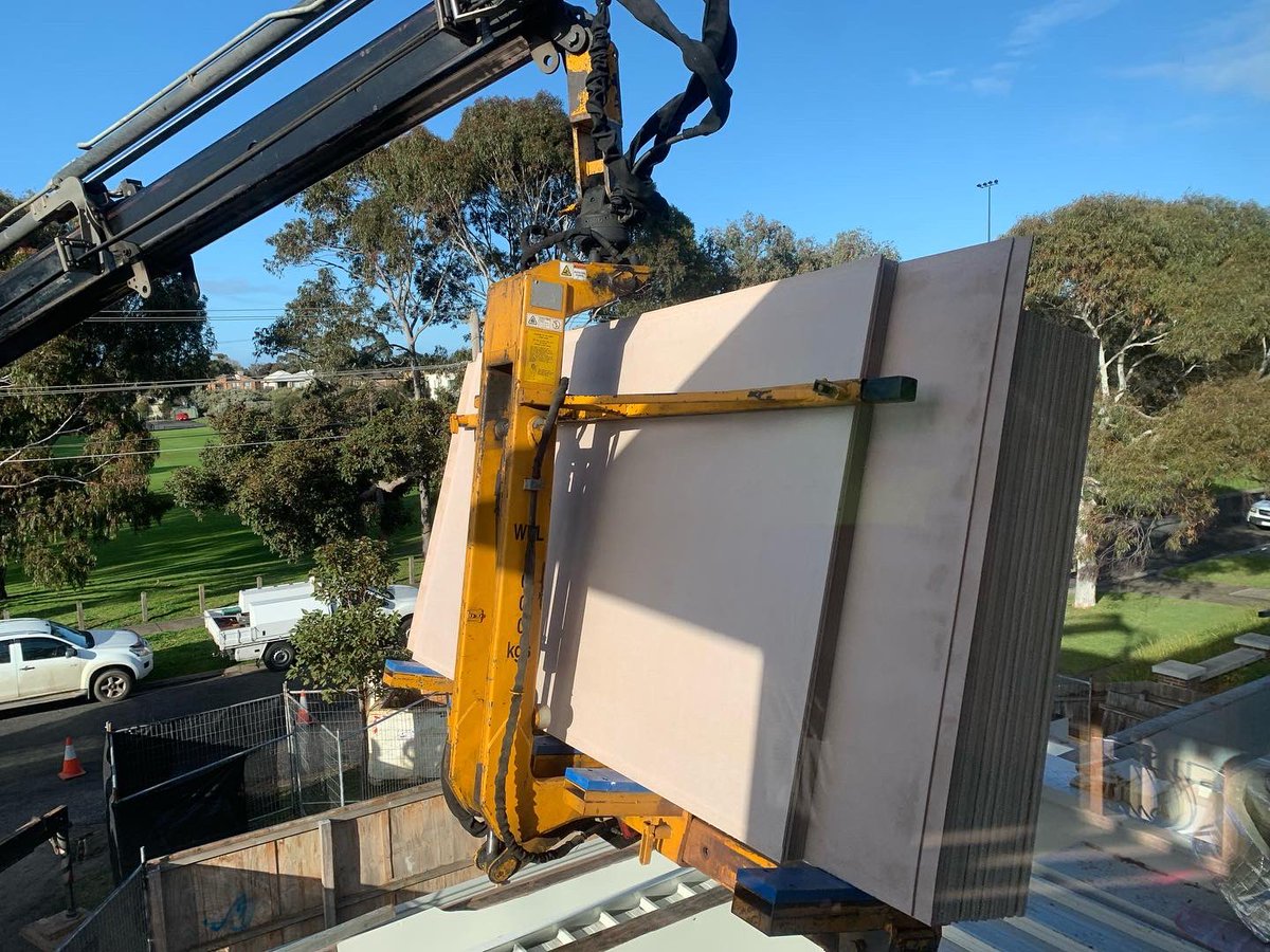 CleanPlaster's tweet photo. @siniataustralia and @plastamasta_hallammornington delivering the goods at our Sandringham project.
.
.
#cleanplaster #distinctlydifferent #melbourne #plaster #squareset #sandringham #builder
#siniat #siniataustralia #awci #awardwinningplasterers #turningplasterintowow https://t.co/tmJNqv0GPU