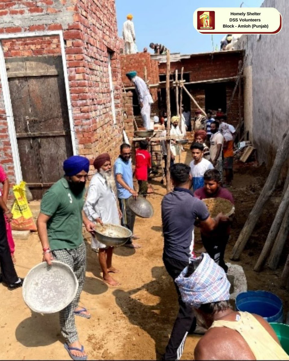 DSSNewsUpdates's tweet photo. बनाकर घर🏡, बेसहारा परिवारों का,
पूरा करते हैं सपना, कई हज़ारों का।
With own efforts, money &amp; resources, #DeraSachaSauda volunteers fulfill the dreams of many homeless families with the motivation of St. Dr. @Gurmeetramrahim Singh Ji Insan. Commendable spirit to serve #humanity! https://t.co/wV08XwVda8