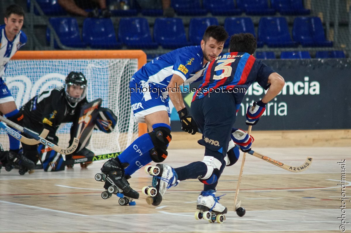 Photojordimusik's tweet photo. Fotos @FCBhoquei - @cpvoltrega Ok lliga
#hoqueipatins #hoquei #hockey #hockeypatines
#oklliga #ParlemOKLliga #okliga #ParlemOKLiga #hockeypista #rinkhockey #rollerhockey #FCBhoquei #playpalau #Barça #Barcelona #cpvoltrega #voltrega #saciganxo #photojordi https://t.co/Nxb7QaYx5G https://t.co/2XWVmwAsMx