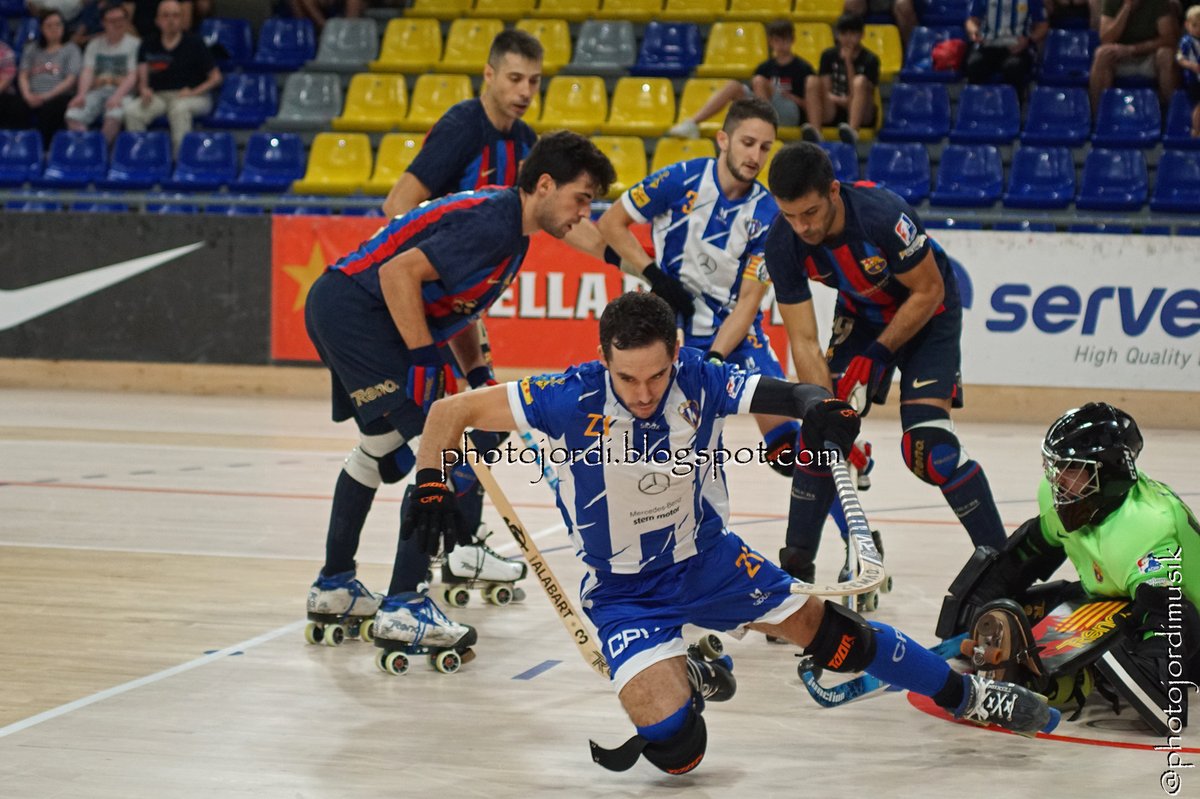 Photojordimusik's tweet photo. Fotos @FCBhoquei - @cpvoltrega Ok lliga
#hoqueipatins #hoquei #hockey #hockeypatines
#oklliga #ParlemOKLliga #okliga #ParlemOKLiga #hockeypista #rinkhockey #rollerhockey #FCBhoquei #playpalau #Barça #Barcelona #cpvoltrega #voltrega #saciganxo #photojordi https://t.co/Nxb7QaYx5G https://t.co/2XWVmwAsMx