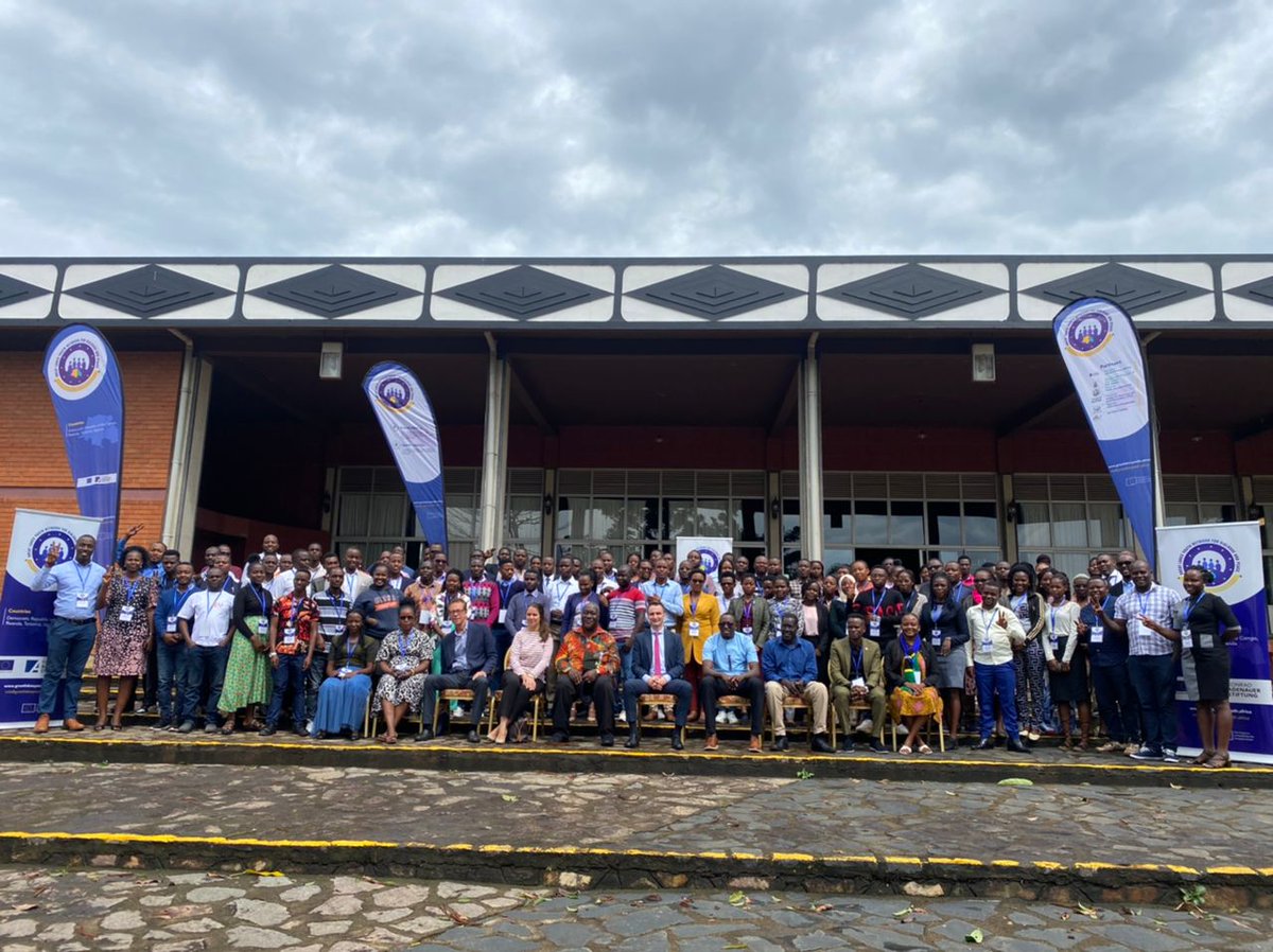 4youthdialogue's tweet photo. Official opening this morning in Entebbe of the Peace Summer School which will bring together more than 100 young people from the countries of the Great Lakes region for 5 days. 1/2 
#4youthdialogue #Rwanda #Uganda #Tanzania #DRCongo 
Cc. @EUinUG @EU_FPI @kaskongo @KasUganda https://t.co/OLMFlrgBxu