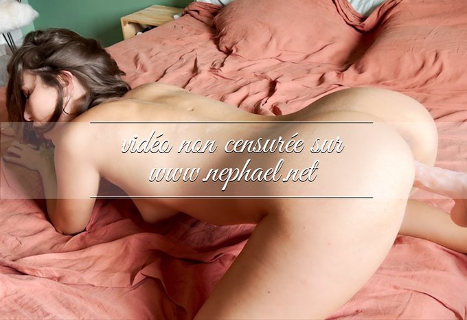 je vous ai ajout&eacute; une NOUVELLE VID2O hier sur mon site ! je te raconte des trucs coquins pendant que