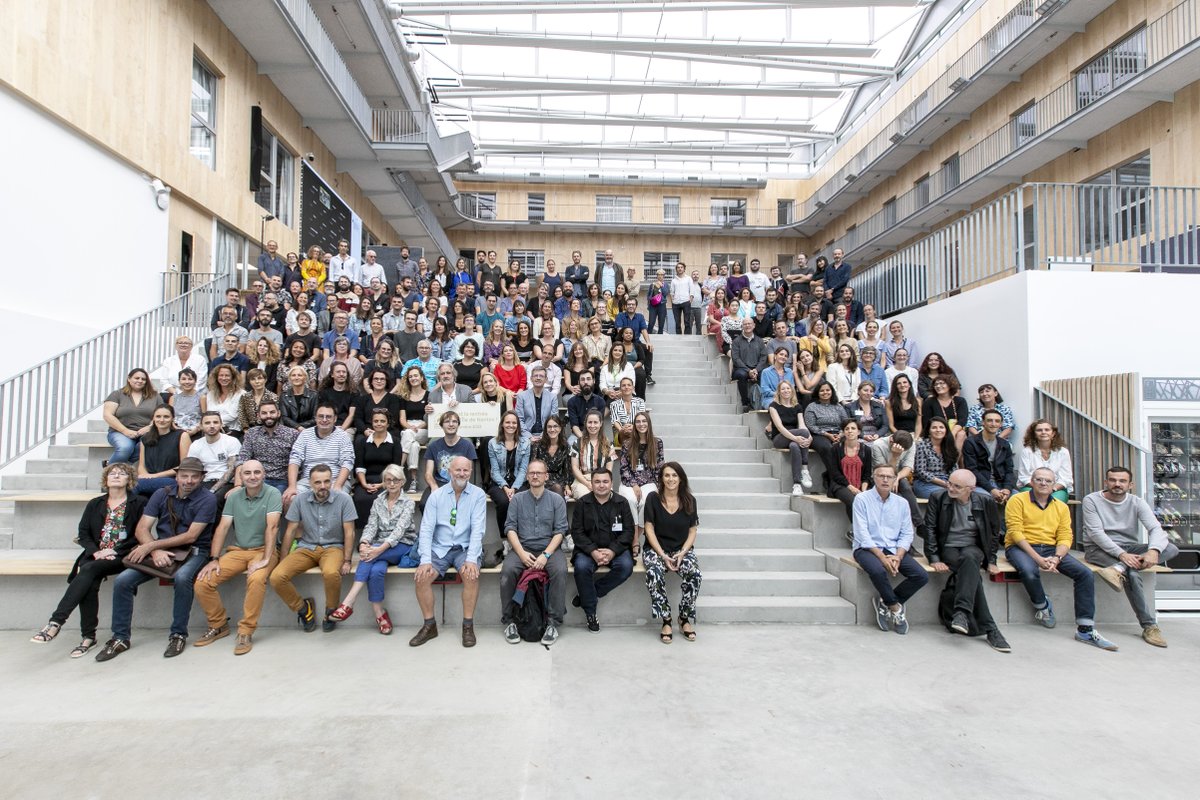 #NouveauBatiment Vendredi dernier @brochard_anne, présidente de l'école, <a href="/guellerin/">Christian Guellerin</a>, directeur général et @sgouret, directeur général adjoint, ont eu le plaisir de recevoir les équipes de l'école désormais réunies dans un bâtiment flambant neuf au cœur du Quartier de la création.