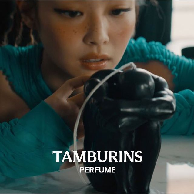 Роскошный образ Дженни из BLACKPINK в новой рекламе TAMBURINS