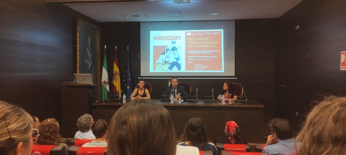 CCAndalucia's tweet photo. Celebramos en @camaradesevilla la primera jornada de sensibilización  dentro del proyecto ‘Profesionales del Comercio’ #PROCOM2022🔝, con la colaboración de 
 @FundacionINCYDE, formando y ayudando a futuros emprendedores del sector https://t.co/uB33ELVJcj