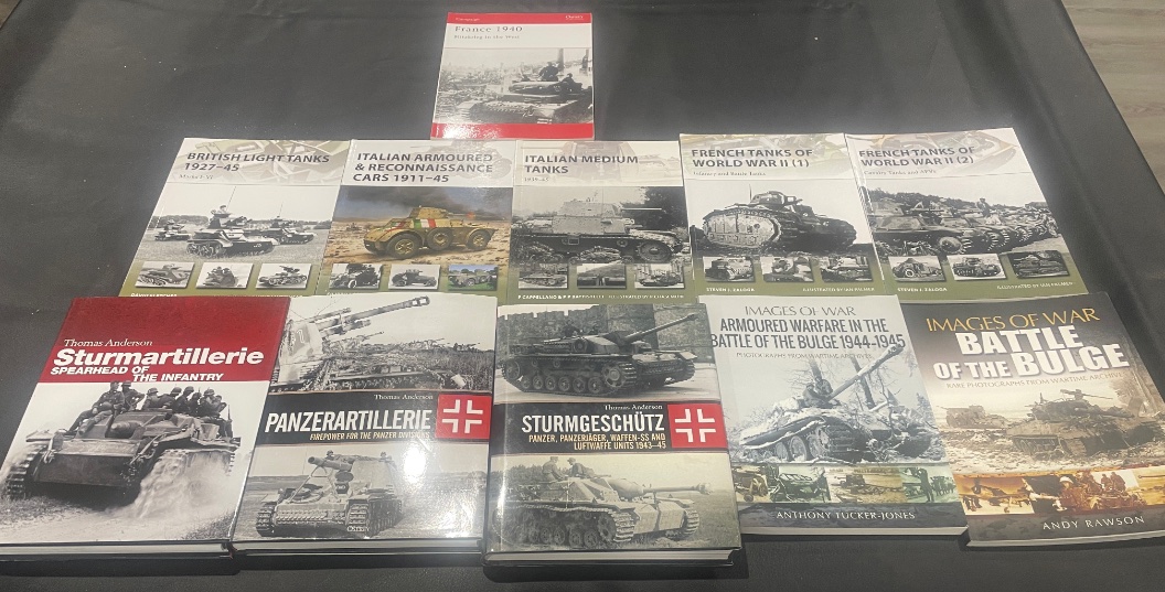 Nothing like coming home to find parcel with some nice WW2 history reading with photos from Ospreys and other 
#ww2, #Blitzkreig & #battleofthebulge
German #tanks and #tankdestroyers etc