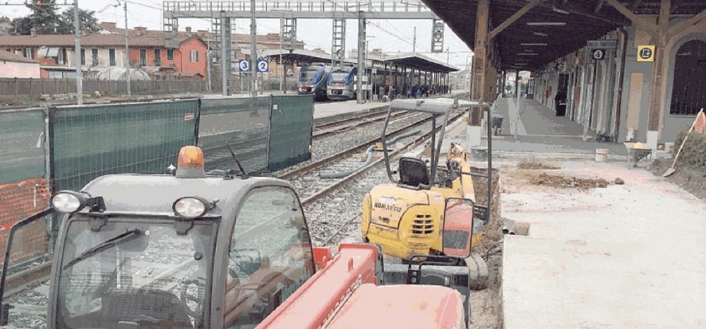 #Edilizia “Mancano tecnici, carpentieri, muratori, sondatori. È assolutamente prioritario investire su #formazione su percorsi di studi al passo con i tempi, sul #lavoro di qualità” Appello al nuovo #governo di <a href="/vitomiceli1/">vito miceli</a> presidente <a href="/anceferr/">Anceferr</a> | 👉bit.ly/3qOIkdK