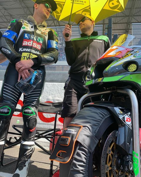 KippaxUK's tweet photo. Congratulations to ADSS97 on finishing the 2022 @Boldor_moto, proudly supported by @Kippaxuk using Thermal Technology tyre warmers. They finished in 22nd position overall and 12th in category
#kippax #ADSS97 #thermaltechnology #eclipsetherest #heattherace #boldor #EWC #kawasaki https://t.co/7xSbkabdU3