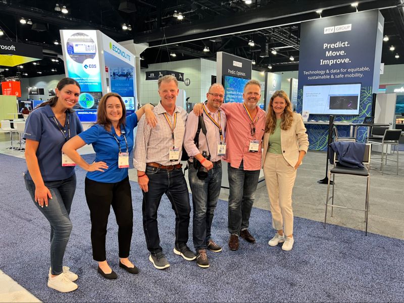 ChristianU_Haas's tweet photo. It was truly a pleasure to meet the fantastic @ITS_Int_News team at our booths! Thanks you for the great conversation (and the fotos)!🚀 #ITSWC2022 #ITSWC @ITSeditorAdam #mindofmovement https://t.co/DFGJnDWFU5