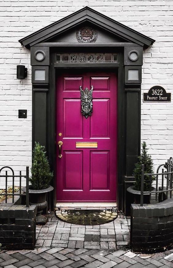 BHCDesignSchool's tweet photo. Who doesn't love a statement door!
#luxuryhomes #luxuryfurniture #originaldesign #maximalism #loveofdesign #furniture #furnituredesign #designschool #interiordesign #studycapetown #shortcourses #fulltimecourses https://t.co/wPzpVQ2OR2