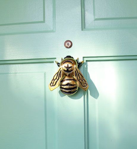 BHCDesignSchool's tweet photo. Who doesn't love a statement door!
#luxuryhomes #luxuryfurniture #originaldesign #maximalism #loveofdesign #furniture #furnituredesign #designschool #interiordesign #studycapetown #shortcourses #fulltimecourses https://t.co/wPzpVQ2OR2