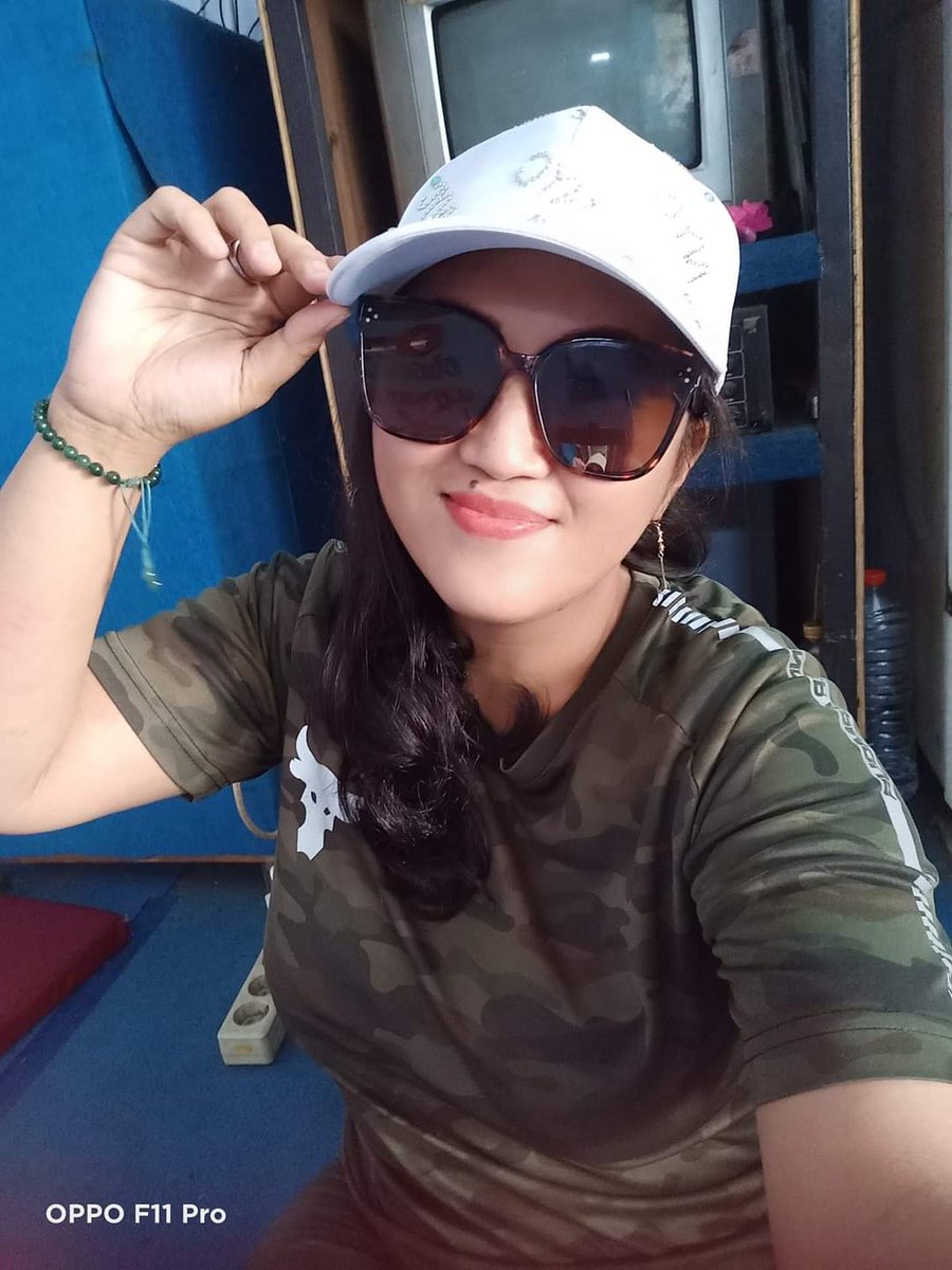CyinErna's tweet photo. Wong koyo ngene kok di banding ke.. Yo mesti kalah https://t.co/WSUol6fzzi