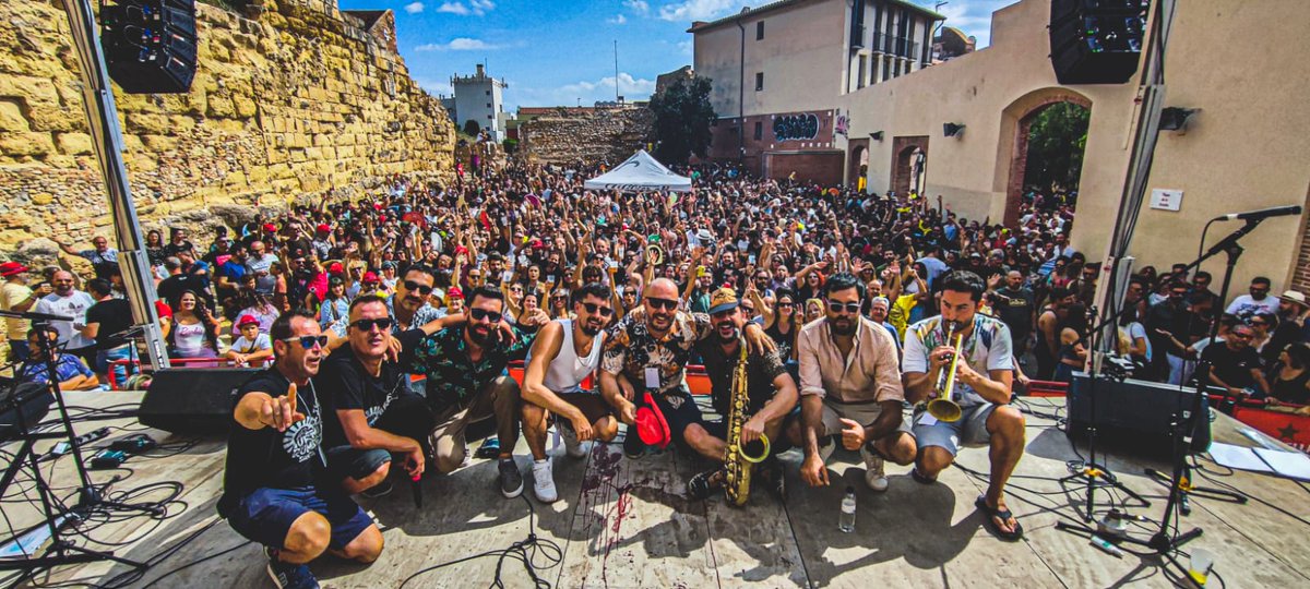 VermutRumbero's tweet photo. A Mediaframe Producciones
Y Equipas-so
Per que soni be i funcioni tot!

A els @gegantsvellstgn
Per la currada i estar sempre al nostre costat desde la 1a edició

A tots els grups Retales
@verguenzaajenaa @MarcDantuvi i Son del Sur que van ficar la plaça a reventar, GRACIES! https://t.co/t9brp8ZVYw