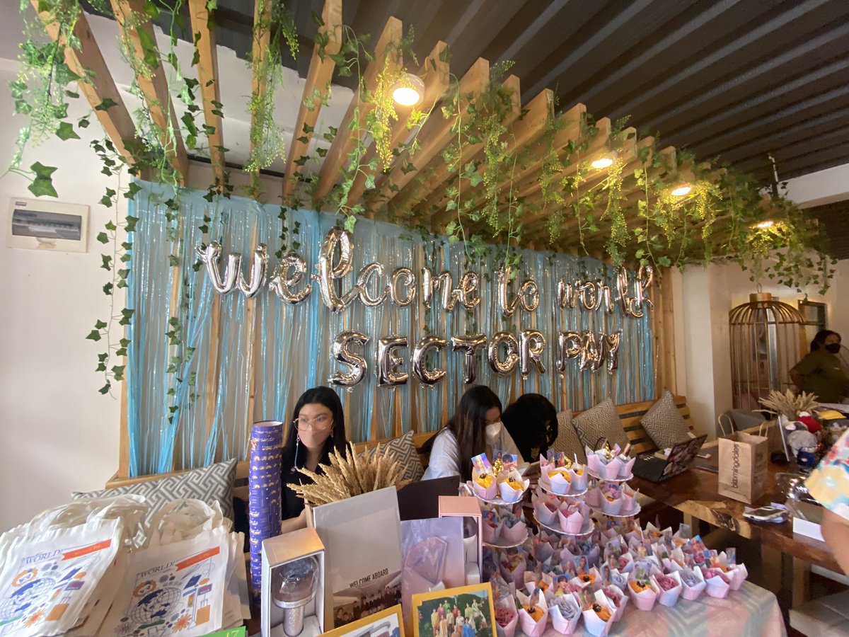 SeoulWhalienPH's tweet photo. Thank you @SVT7ogether and @seventeenphil for this fund raising event in preparation for BeTS Manila. Yesterday was a blast. Thank you also to all CARATS who came and for my new found friends. 

See you soon @pledis_17 #SectorPAM https://t.co/n4hxjTLK1P