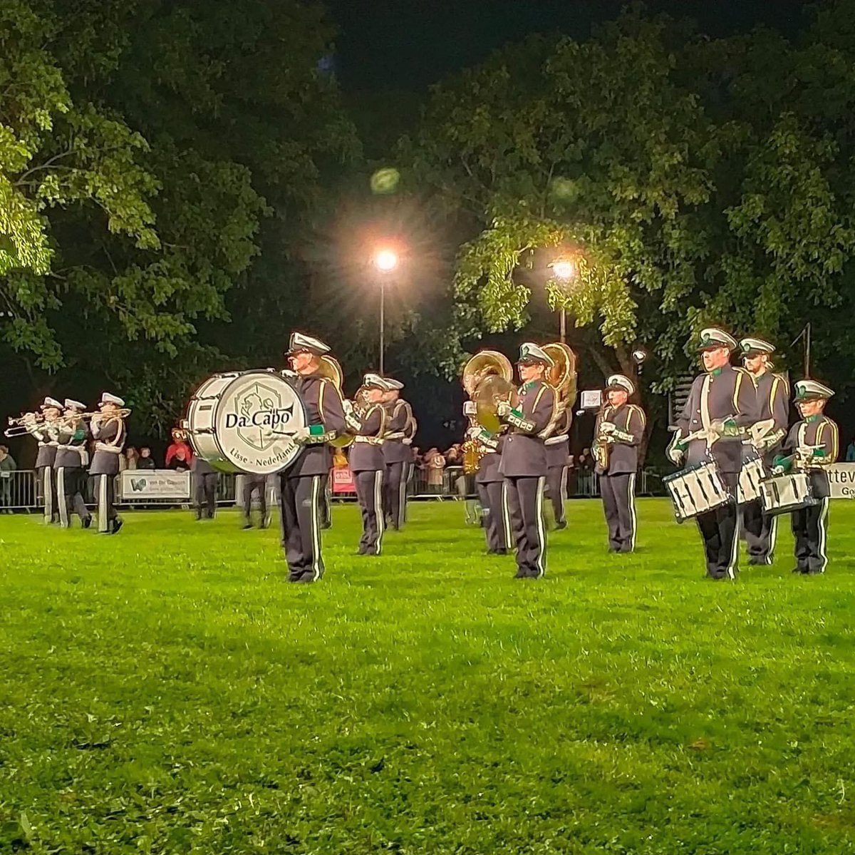 Feestweek Lisse <a href="/HDVLisse/">HDV-Lisse</a> start bijna

Vrijdagavond; maestro met de harmonie
Zaterdag is het de beurt aan de SMB met de steetparade en de taptoe met oa <a href="/MetroSchevening/">Metro Scheveningen</a> 
<a href="/Exempel/">EXEMPEL THEBAND.</a> <a href="/adestmusica/">Adest Musica</a> <a href="/DVSkatwijk/">DVS Katwijk</a> 
Wij hebben er zin in!
