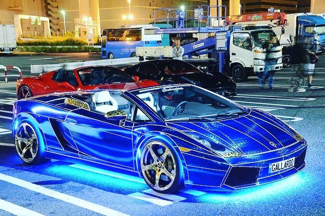 morohoshi_7777's tweet photo. #lamborghini #ランボルギーニ #morohoshi #諸星伸一 #fightingstar #ファイティングスター #fsbk #カスタム #スワロフスキー #swarovski #tokyo #japan https://t.co/Zuxe8feF7k