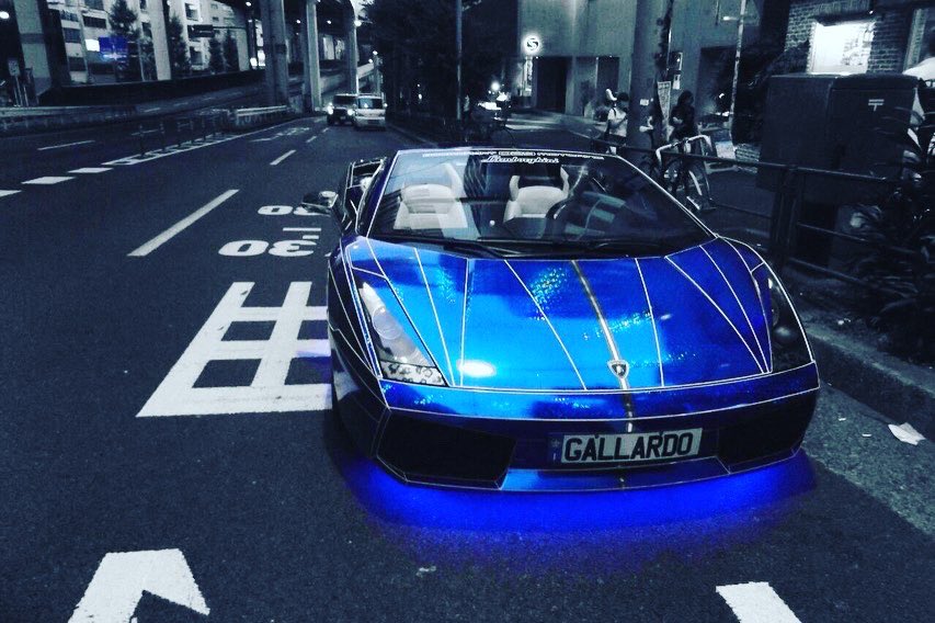 morohoshi_7777's tweet photo. #lamborghini #ランボルギーニ #morohoshi #諸星伸一 #fightingstar #ファイティングスター #fsbk #カスタム #スワロフスキー #swarovski #tokyo #japan https://t.co/mV0Ui12bTl
