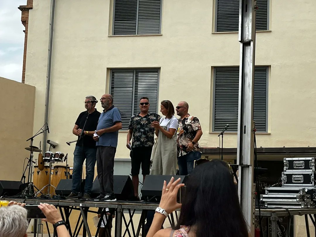 VermutRumbero's tweet photo. GRACIES TARRAGONA!
Estem encara emocionats per aquesta ultima edició del nostre estimat @VermutRumbero

En primer lloc al @TGNAjuntament @TGNcultura i Albert Sola, per que entre tots hem fet possible que tinguem, 
La Plaça de La Rumba!😍 https://t.co/laPcDF367y