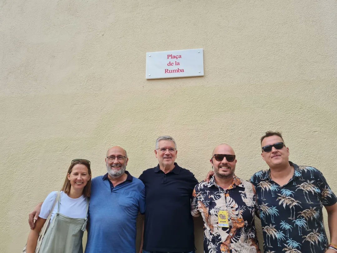VermutRumbero's tweet photo. GRACIES TARRAGONA!
Estem encara emocionats per aquesta ultima edició del nostre estimat @VermutRumbero

En primer lloc al @TGNAjuntament @TGNcultura i Albert Sola, per que entre tots hem fet possible que tinguem, 
La Plaça de La Rumba!😍 https://t.co/laPcDF367y