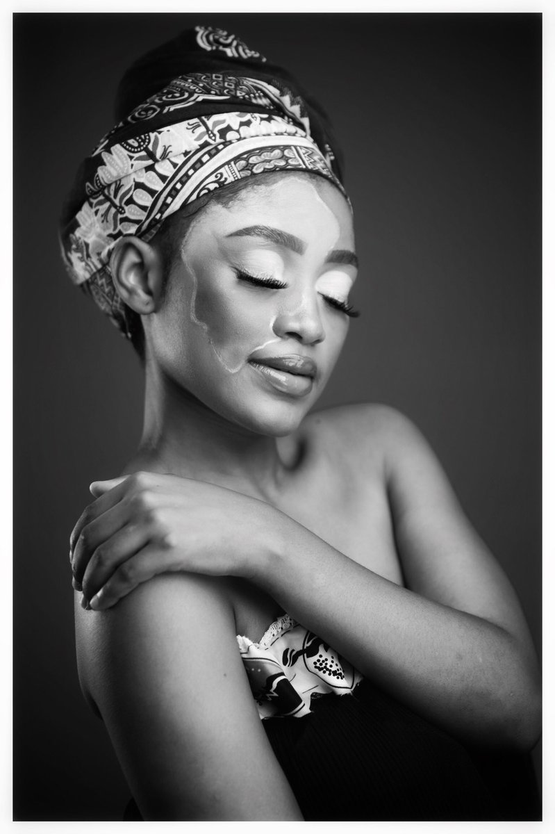 LuckySimelane12's tweet photo. Timeless art that encourages me to do more of the good work as a photographer. Contact 76802109 if you need such
@SetsabileMamba 
#photographyart #art #TiniTwitter #eSwatini #studiosession https://t.co/V94CoTzLV5
