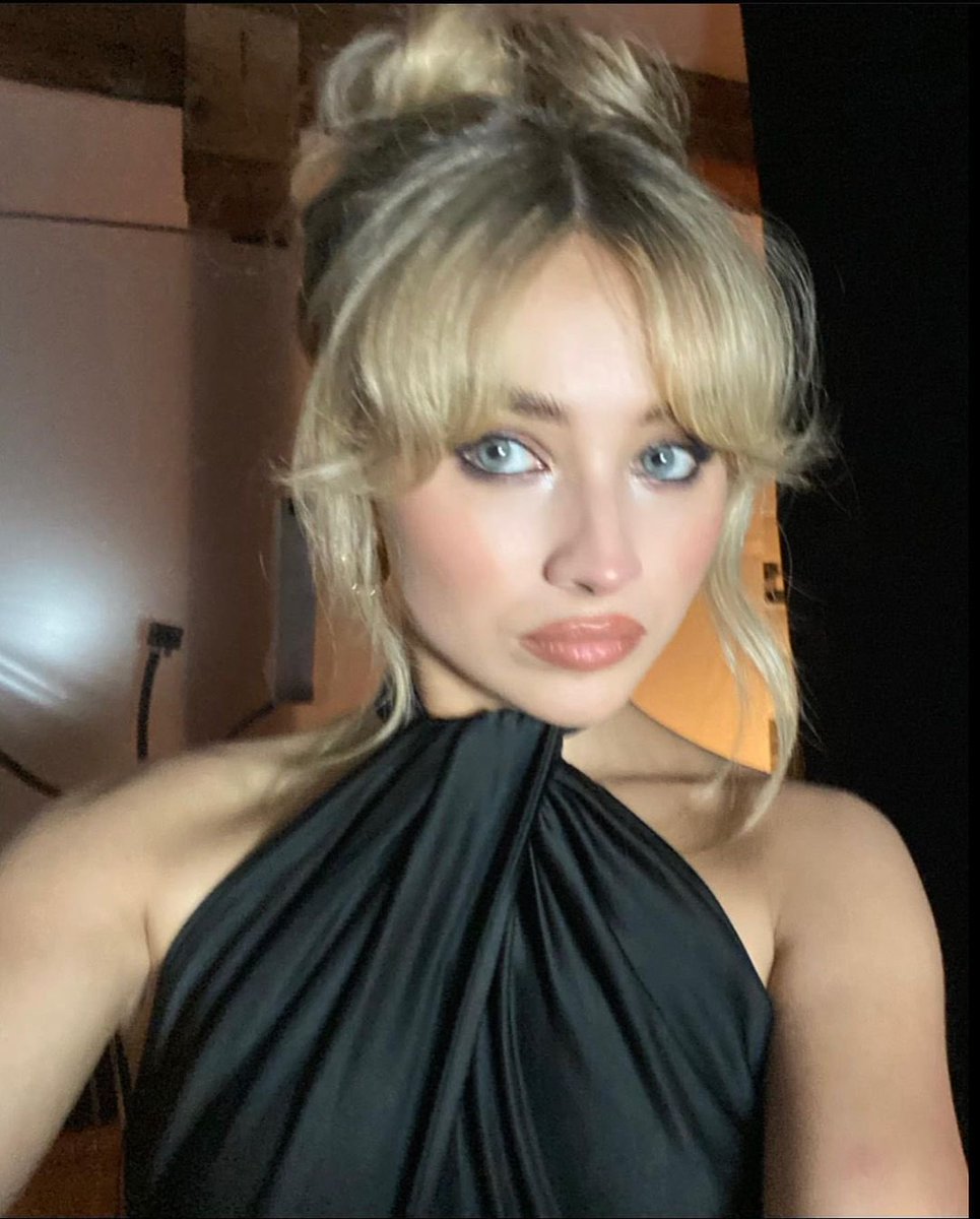 CarpenterPoland's tweet photo. Jennifer Yepez na Instagramie https://t.co/xvRwAz6FHl