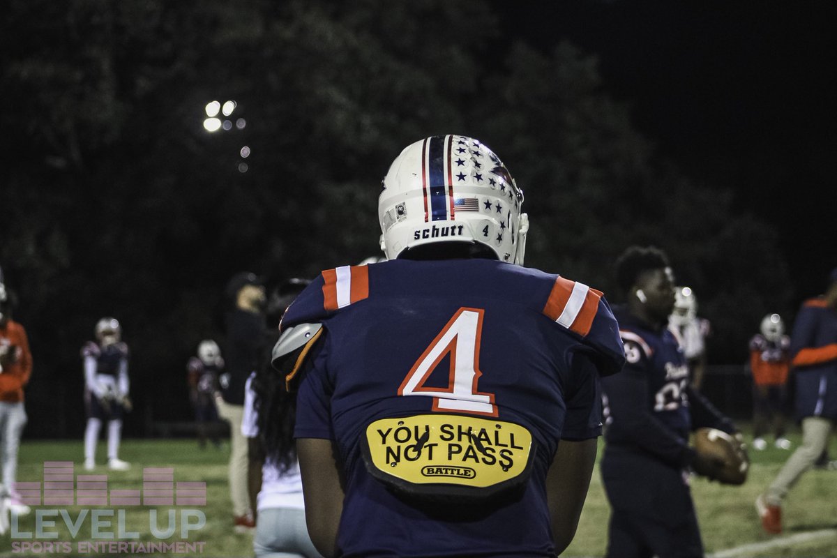 LesterJones04's tweet photo. blessed to see 17 years of life❗️#itsmybirthday https://t.co/6m0eYbEO8c
