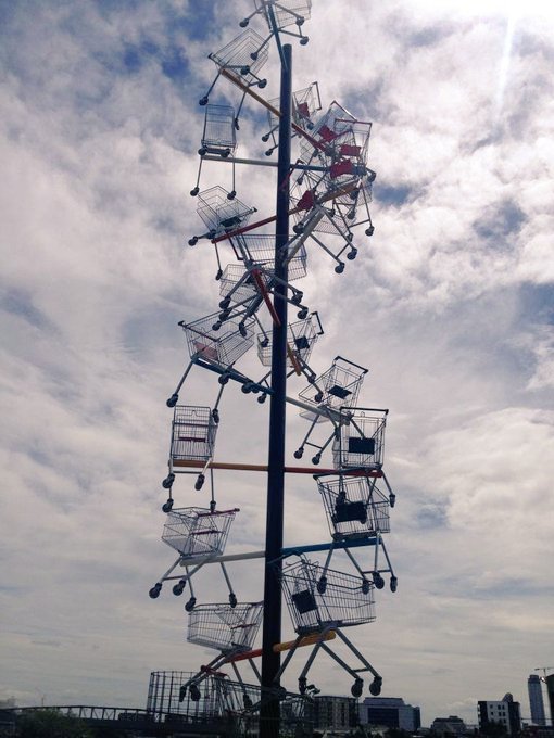 WOMENSART on Twitter "Giant DNA doublehelix sculpture made out of