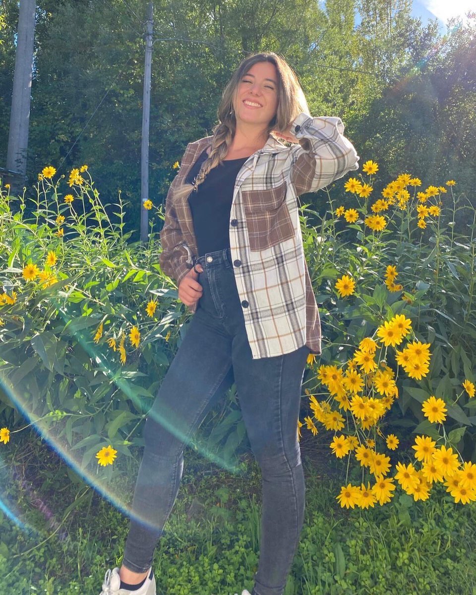 roswear's tweet photo. Catch the rainbow 🌈 

#roswear #rosweargirl #ootd #outfitoftheday #plaidshirt #plaidcoat #rainbow https://t.co/Ws2HTCXIKz