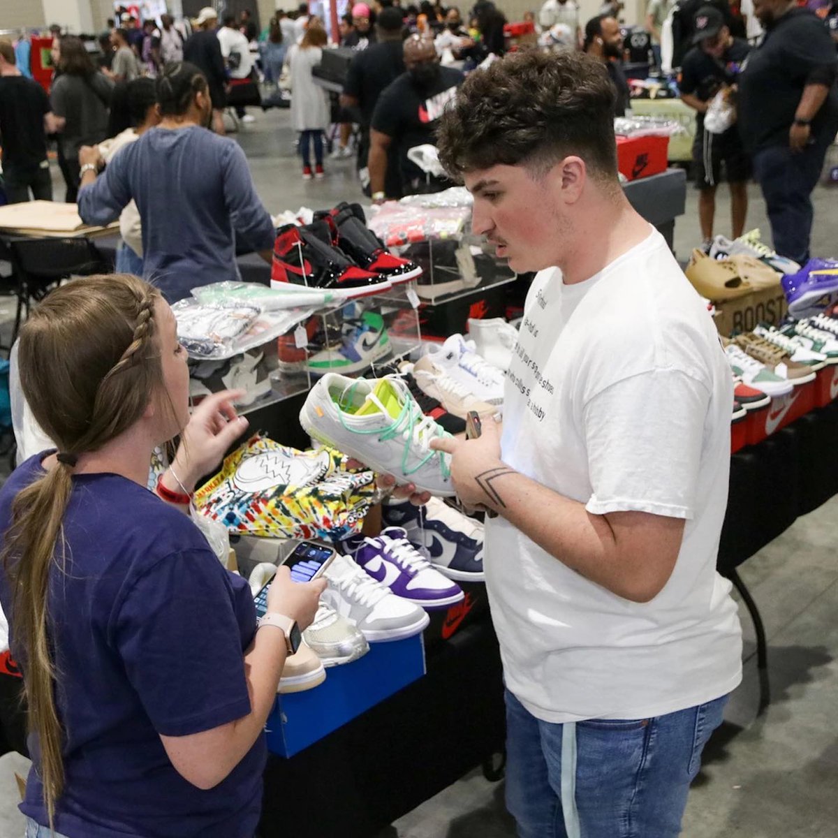 KickBackExpo's tweet image. 🚨👟TAG ALL OF YOUR FRIENDS THAT LOVE SNEAKERS!👟🚨
The Kick Back Sneaker Expo is taking over RALEIGH, Saturday Oct. 22nd at The Raleigh Convention Center!!
Buy, Sell &amp;amp; Trade the hottest Sneakers on the planet!
150+ Vendors and 3000+ Sneakerheads!
kickbackexpo.com