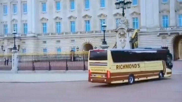 Big0047's tweet photo. Hili Bus lilioandikwa Richmond mmiliki atakuwa Lowasa kashinda tender ya kuzungusha marais 🤣🤣 https://t.co/aTT0EHnd30