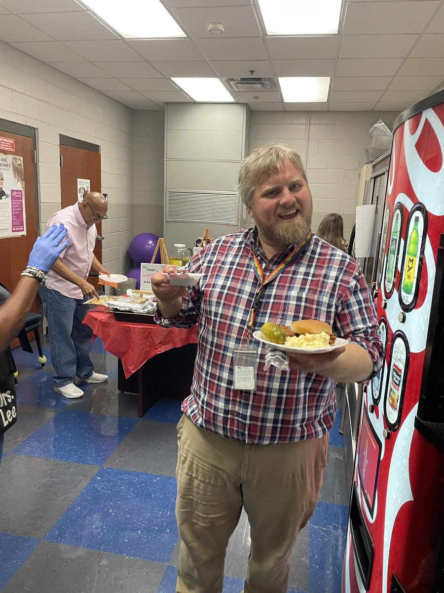 kimbullock08's tweet photo. Yep…We still celebrating @NeelysBendES Level 5/Reward School @MNPSNorthwest @DrNatalynGibbs @MNPSPreK @MNPS_SEL https://t.co/XwBHKXW2o2