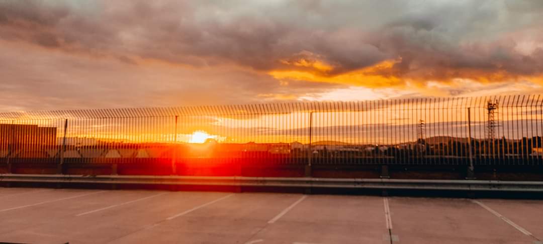 Derelict_movie's tweet photo. Can't beat a good old sunset!!!, Got some stunning shots yesterday for our upcoming crowdfunding Trailer can't wait to move onto the next!! 🎬
#lbsfilms #indiefilm #derelict #crowdfunding https://t.co/jZP4dFOoRJ