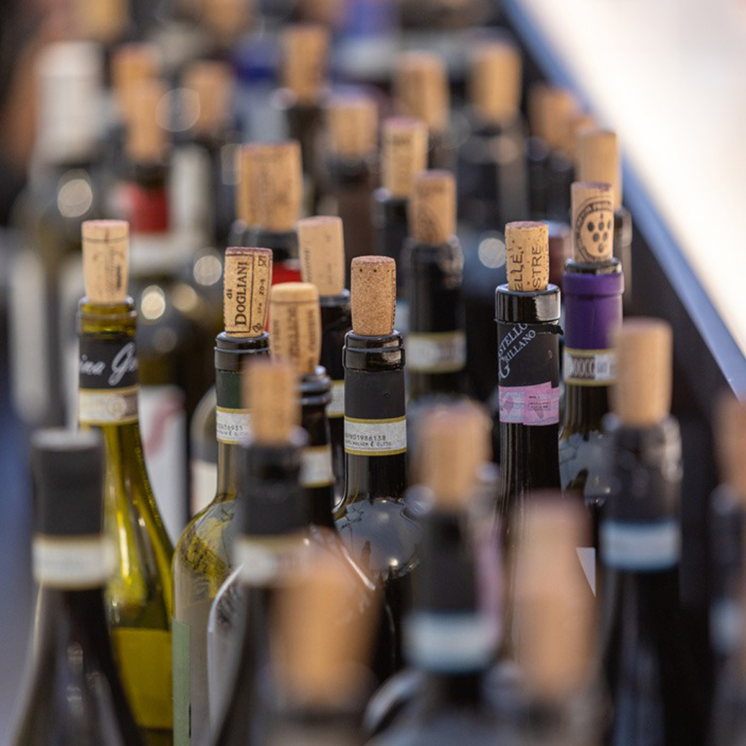 Noi stiamo già pensando alla Douja d’Or 2023… 😍
 
Vi aspettiamo il prossimo anno, per un nuovo viaggio inebriante tra le colline astigiane, alla scoperta dei vini più pregiati.
 
Grazie a tutti voi, per le emozioni che ci avete regalato! ❤️

#doujador2022
 #monferrato #asti