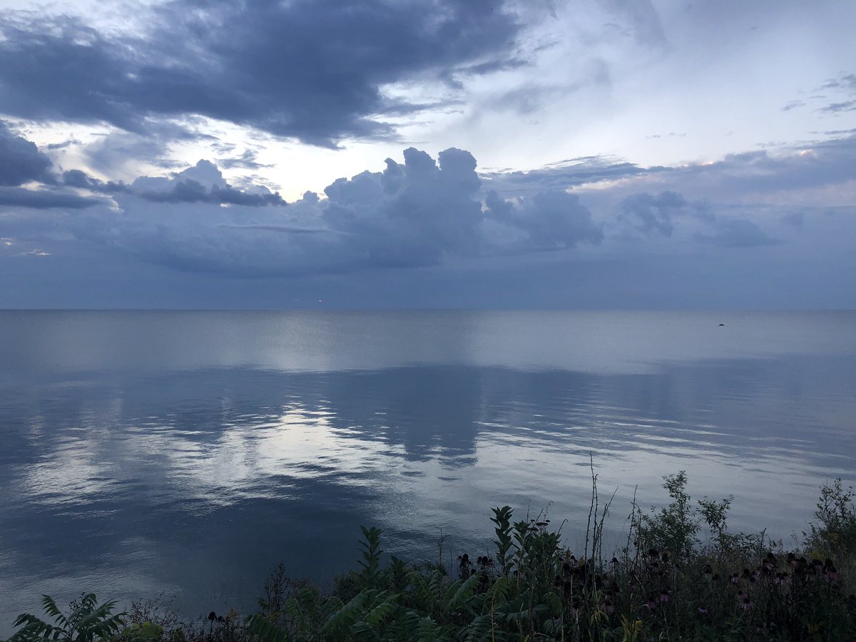 wandaeichler's tweet image. A marble morning on the #LakeHuron shore. It’s 66 degrees F at the start of the last days of summer. I’m watching livestream of our UK friends as public grief for their Queen enters finality. #michigansummer #greatlakes