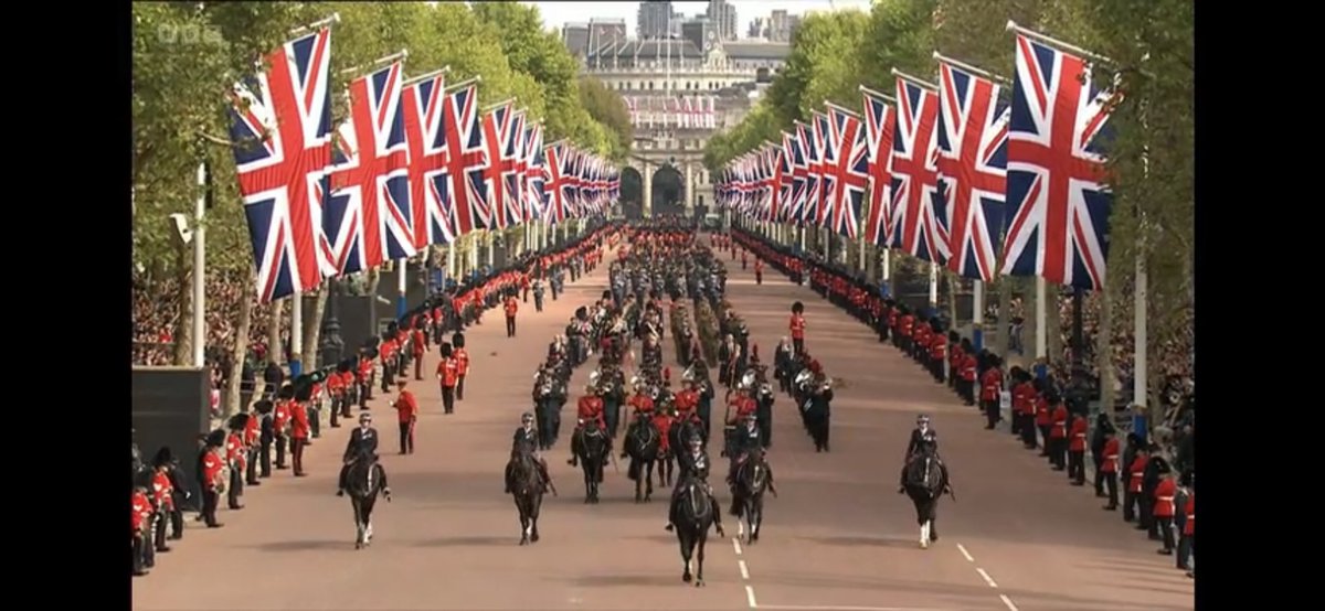louparrock's tweet photo. She’d have loved her own funeral #queensfuneral #RIP #QueenElizabethII https://t.co/uWi5e6ozHF