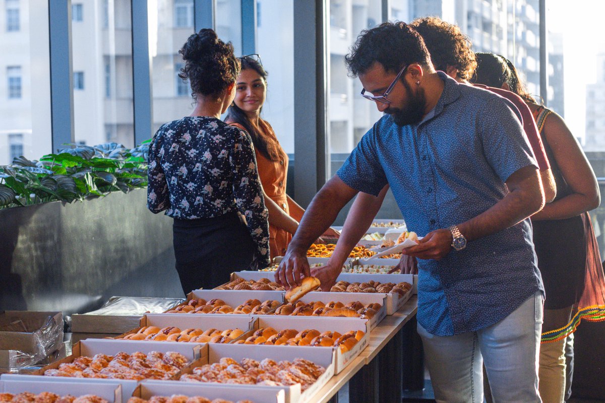 CreativeSoftLK's tweet photo. Happy-yappy Wednesdays at #Creative; celebrating togetherness and friendship. Join us this Wednesday for another round of punch, beer and yummies! πΎπ»πΈπ
#LifeAtCreative #TogetherWeBuild #SeeYouThere https://t.co/VX1Rem8tcU