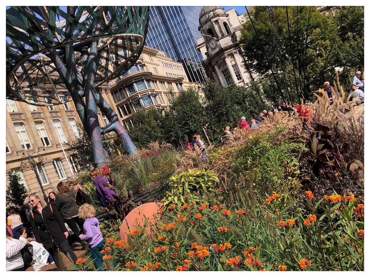 NewUnion_org's tweet photo. π³| Absolutely chuffed to catch @Poli_Nations before the exhibition ended, as you may or may not know we love #TacticalUrbanism via our #RethinkRePlace work and this was it in its finest form.
Itβs a shame city centres canβt actually look like this all the time. https://t.co/xA77Qq0SBY