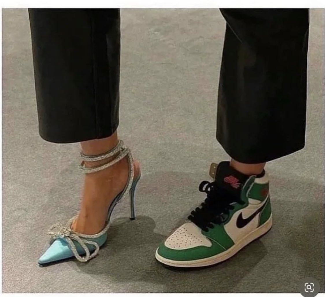 diaryofa9jagirl's tweet image. My two personalities.